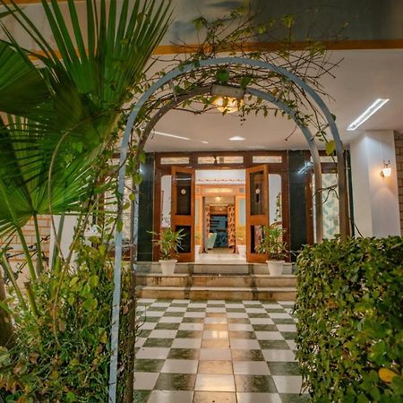 Hotel Ambavgarh Palace Udajpur Zewnętrze zdjęcie