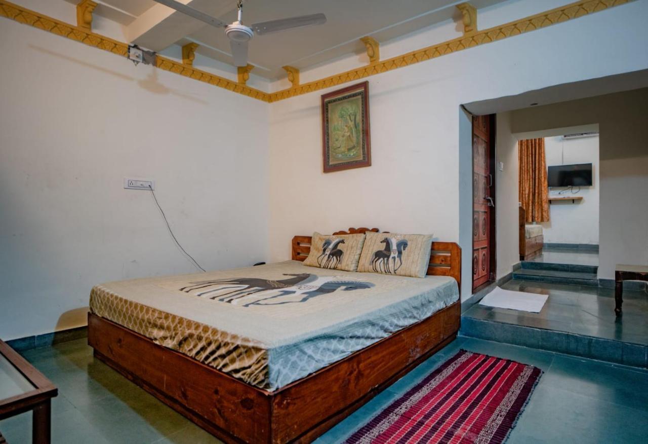 Hotel Ambavgarh Palace Udajpur Zewnętrze zdjęcie