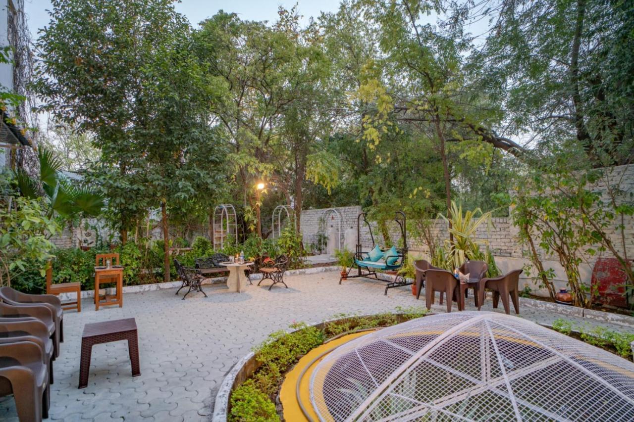 Hotel Ambavgarh Palace Udajpur Zewnętrze zdjęcie