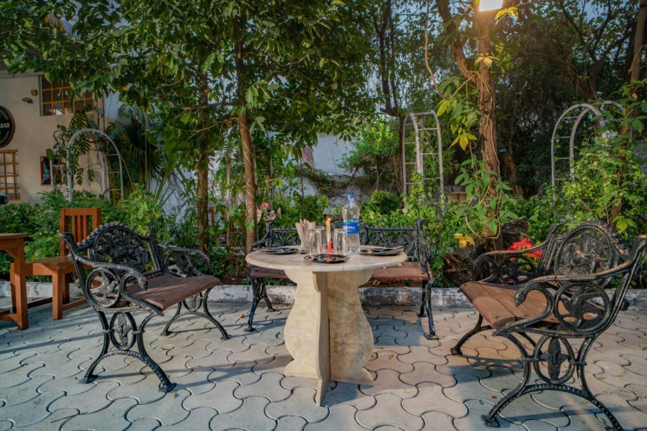 Hotel Ambavgarh Palace Udajpur Zewnętrze zdjęcie