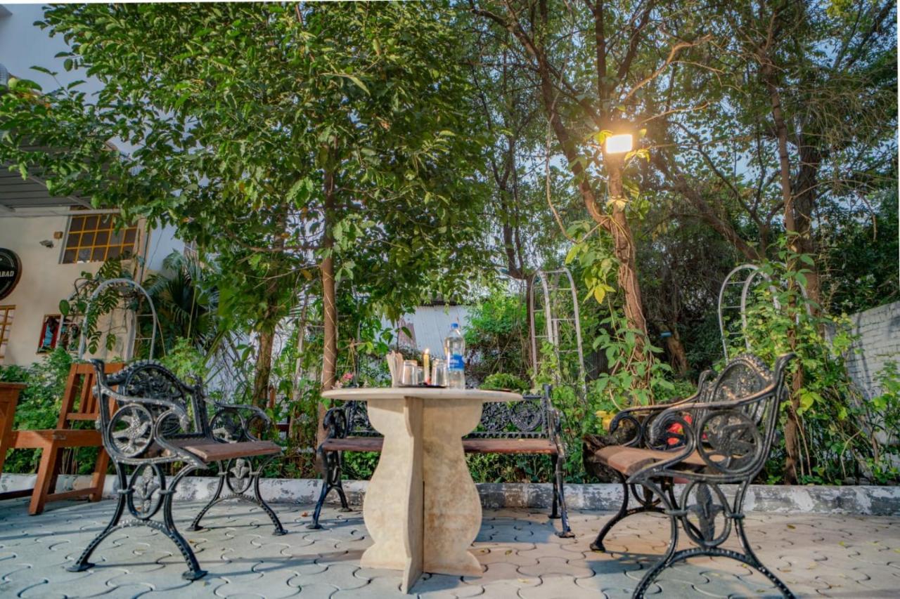 Hotel Ambavgarh Palace Udajpur Zewnętrze zdjęcie