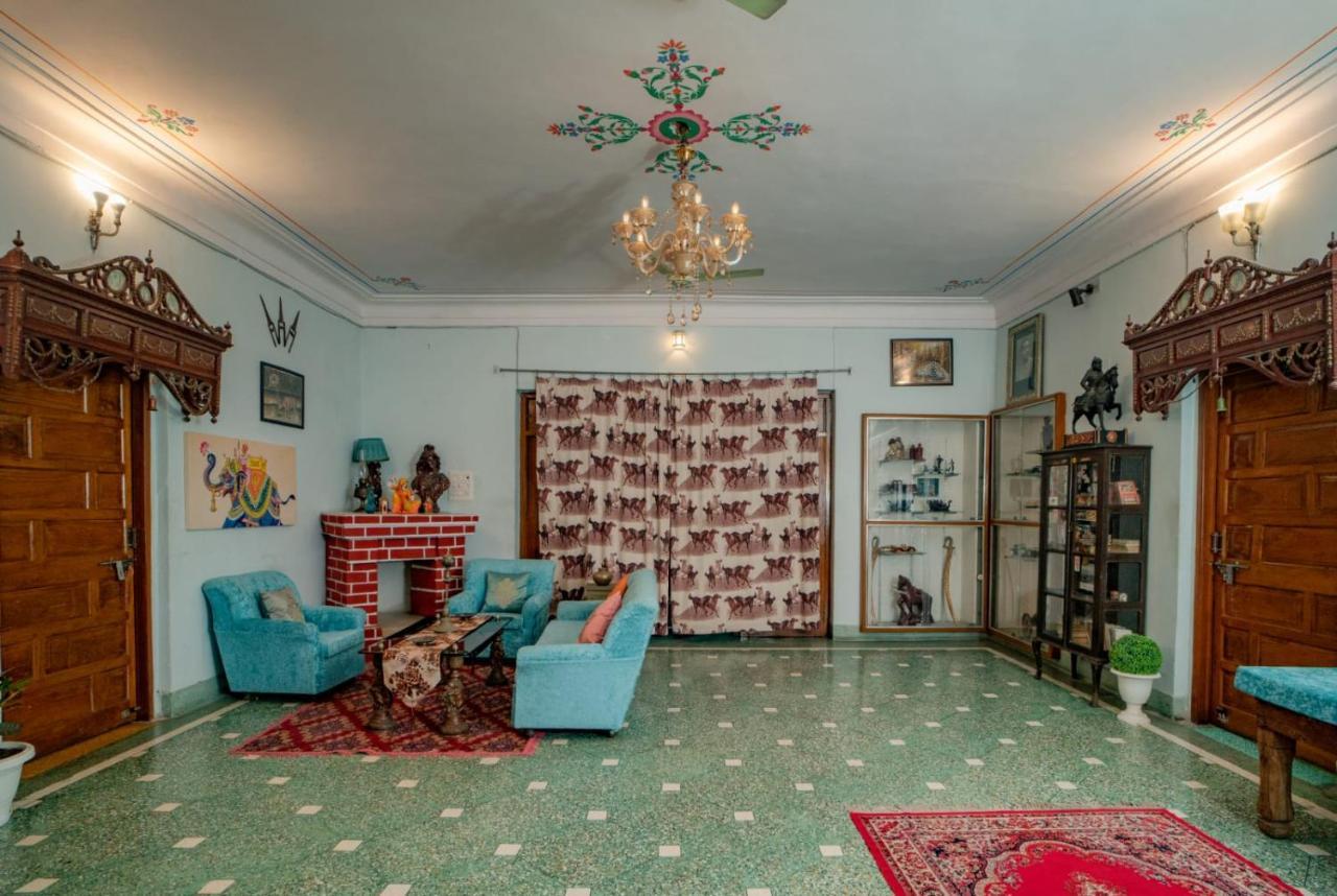 Hotel Ambavgarh Palace Udajpur Zewnętrze zdjęcie