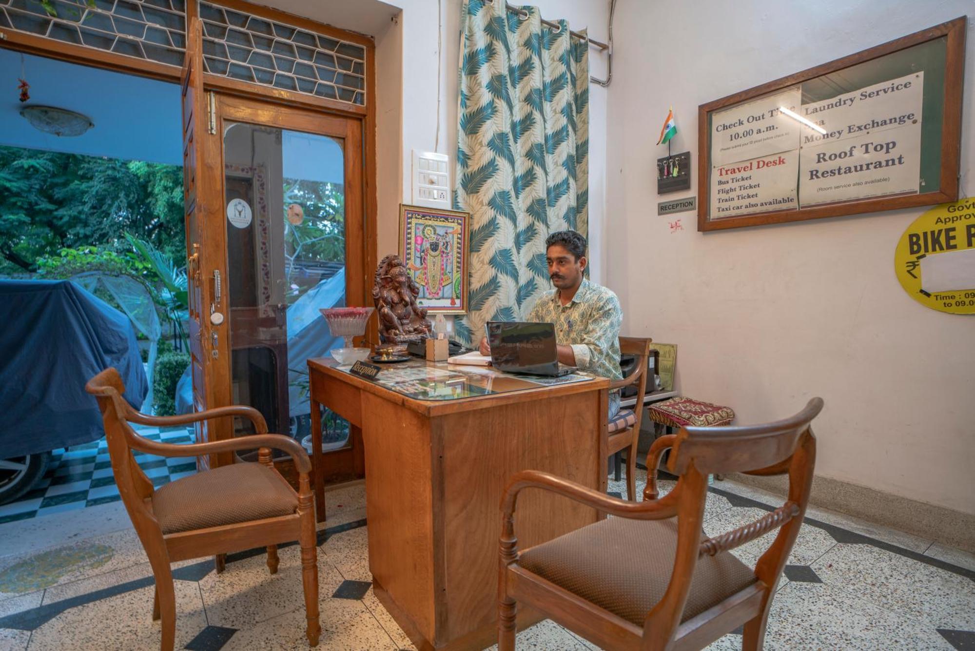 Hotel Ambavgarh Palace Udajpur Zewnętrze zdjęcie