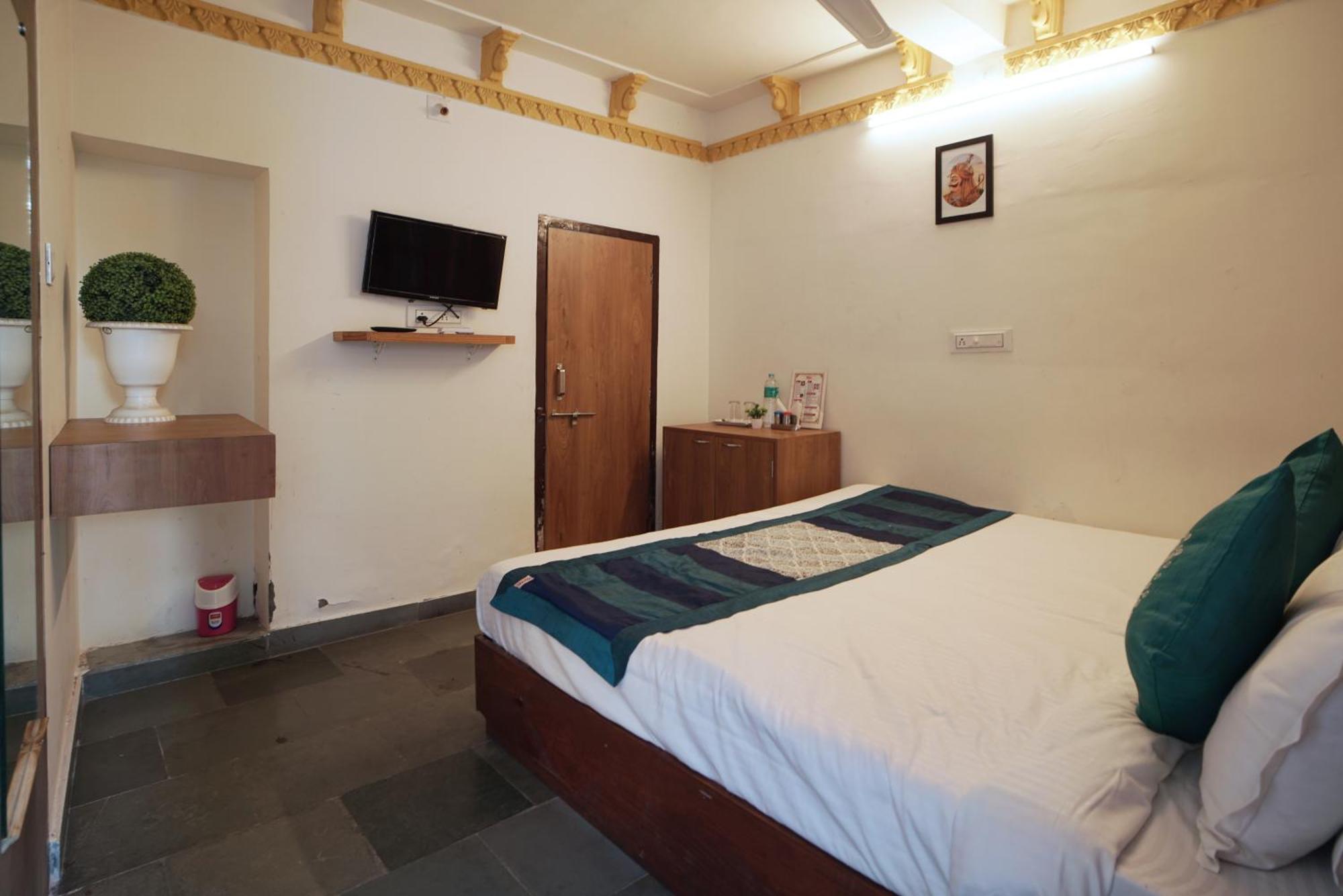 Hotel Ambavgarh Palace Udajpur Zewnętrze zdjęcie