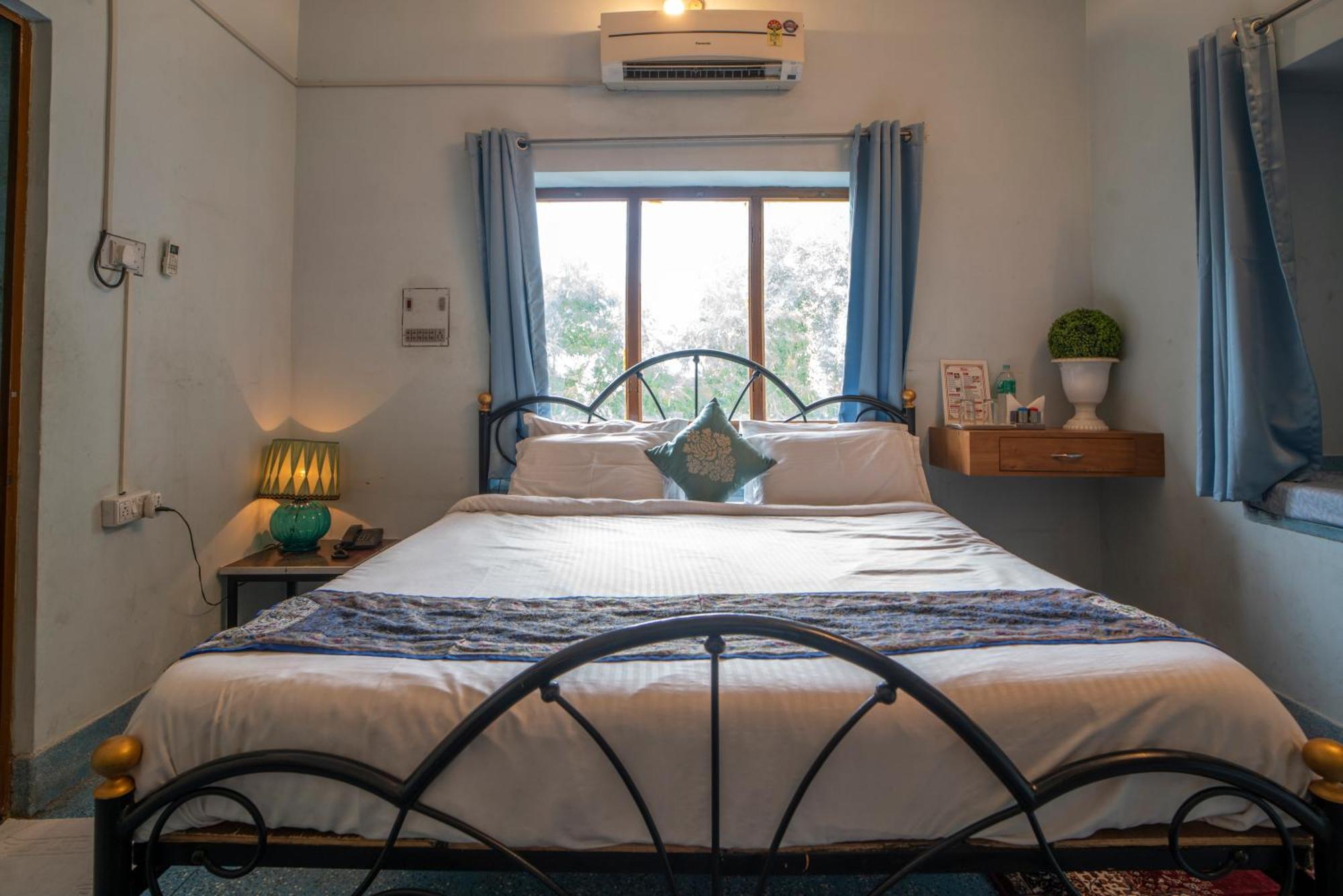 Hotel Ambavgarh Palace Udajpur Zewnętrze zdjęcie