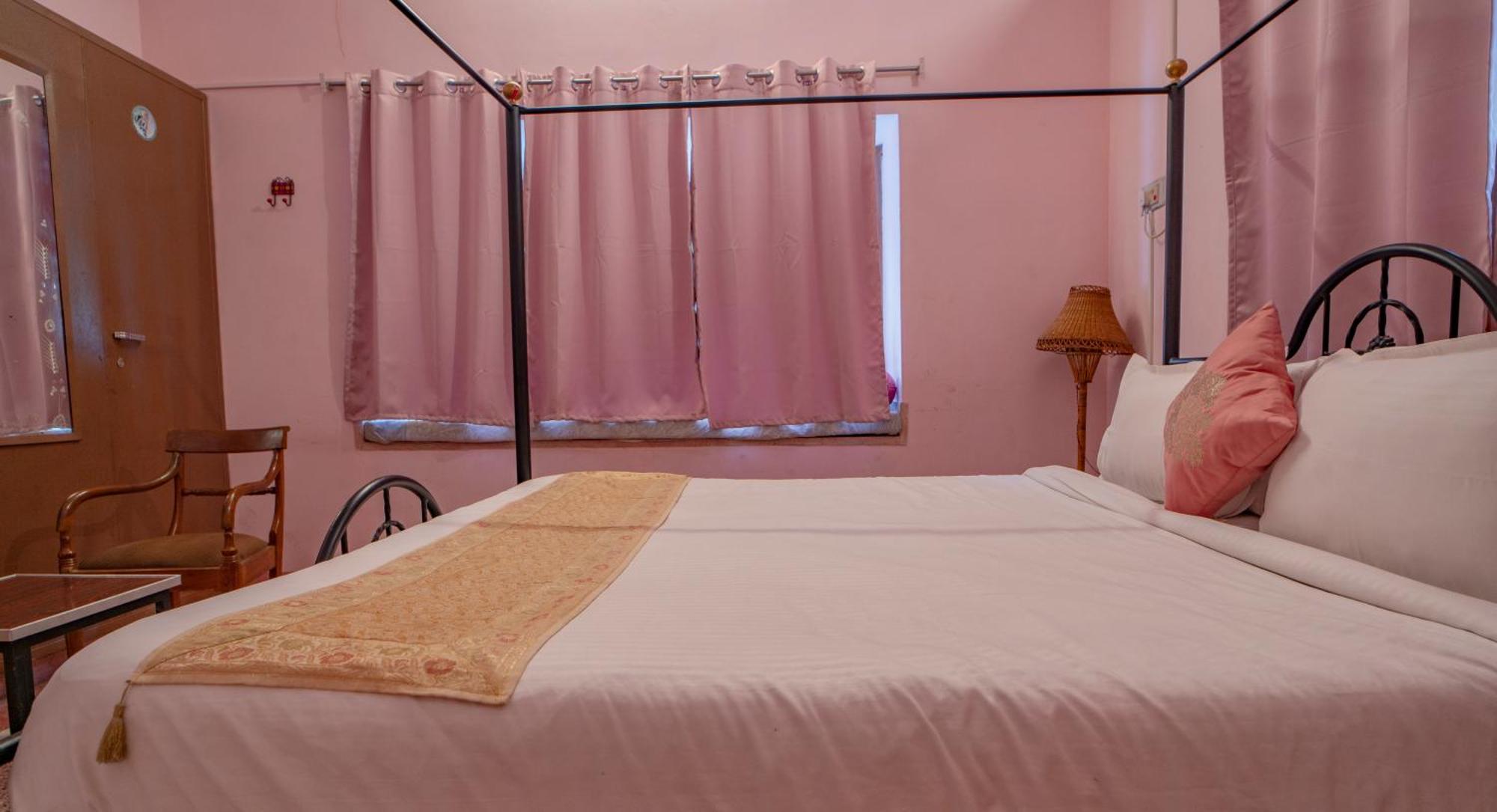 Hotel Ambavgarh Palace Udajpur Zewnętrze zdjęcie