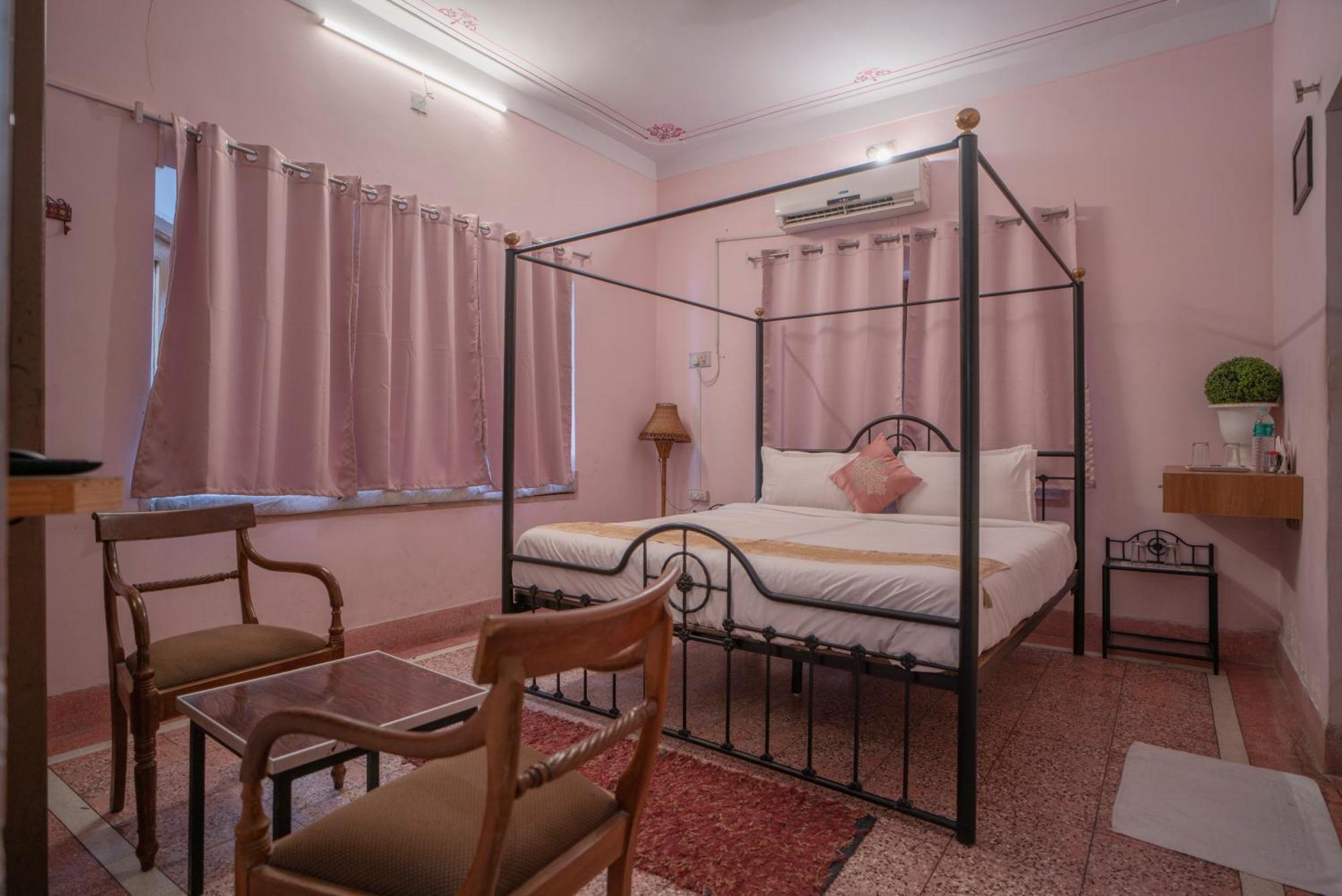 Hotel Ambavgarh Palace Udajpur Zewnętrze zdjęcie