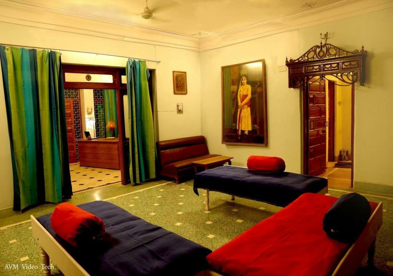 Hotel Ambavgarh Palace Udajpur Zewnętrze zdjęcie