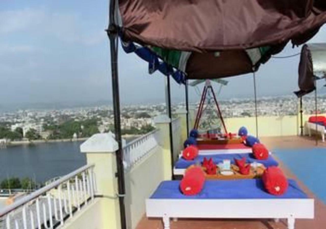 Hotel Ambavgarh Palace Udajpur Zewnętrze zdjęcie