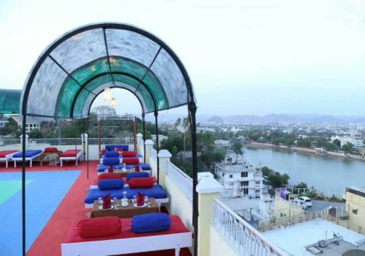 Hotel Ambavgarh Palace Udajpur Zewnętrze zdjęcie