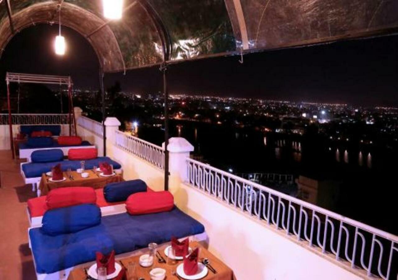 Hotel Ambavgarh Palace Udajpur Zewnętrze zdjęcie
