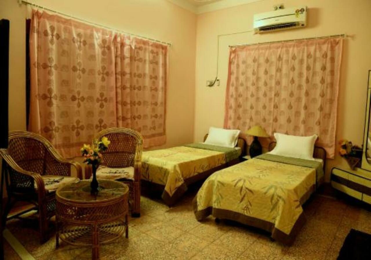 Hotel Ambavgarh Palace Udajpur Zewnętrze zdjęcie