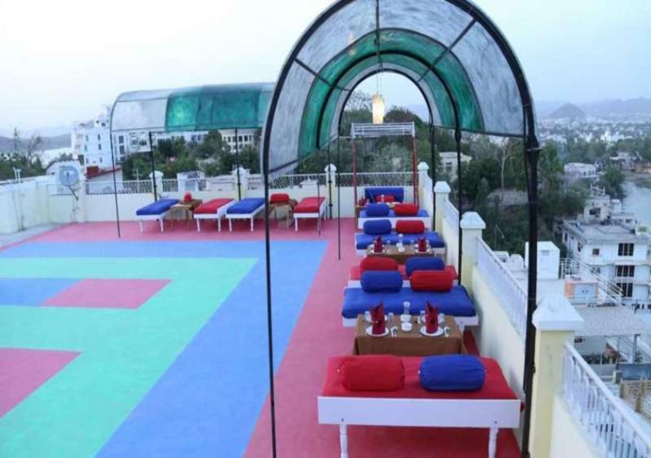 Hotel Ambavgarh Palace Udajpur Zewnętrze zdjęcie