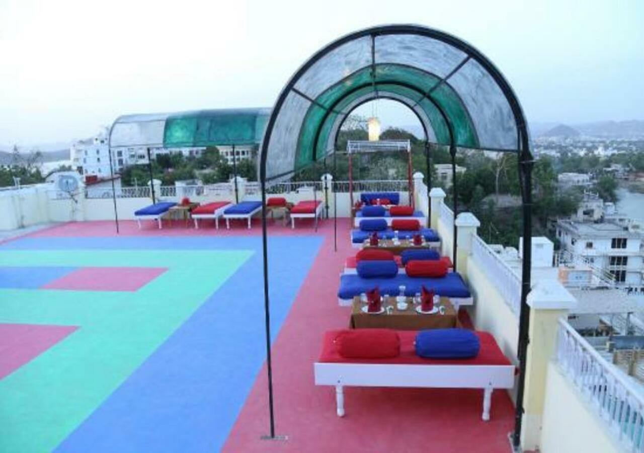 Hotel Ambavgarh Palace Udajpur Zewnętrze zdjęcie