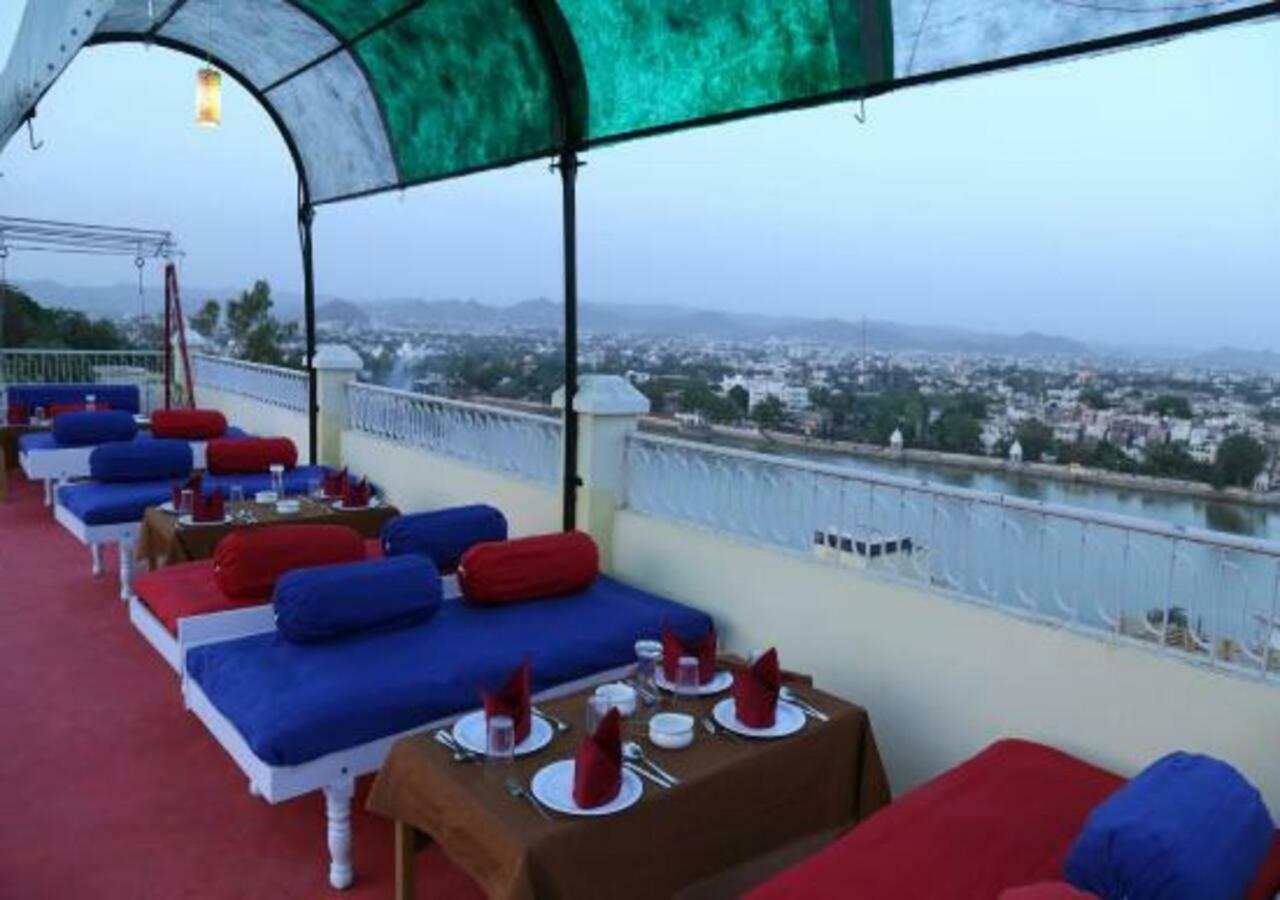 Hotel Ambavgarh Palace Udajpur Zewnętrze zdjęcie